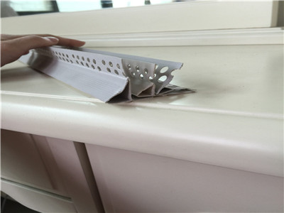 鷹嘴滴水線 鷹嘴滴水線